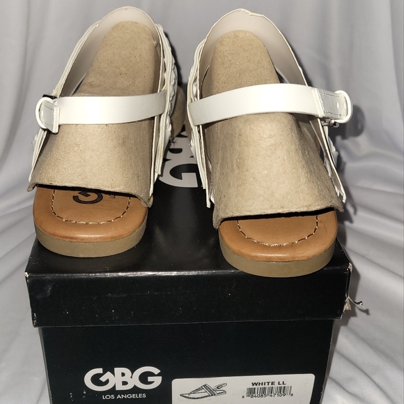 GBG Los Angeles Slingback Sandals Lovey White 8M Manmade Faux Leather - Picture 7 of 16